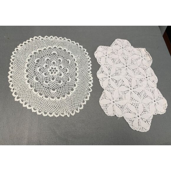 Vintage Vintage White Crochet Doilies Set of 2 Handmade Lace Decor - Picture 7 of 8